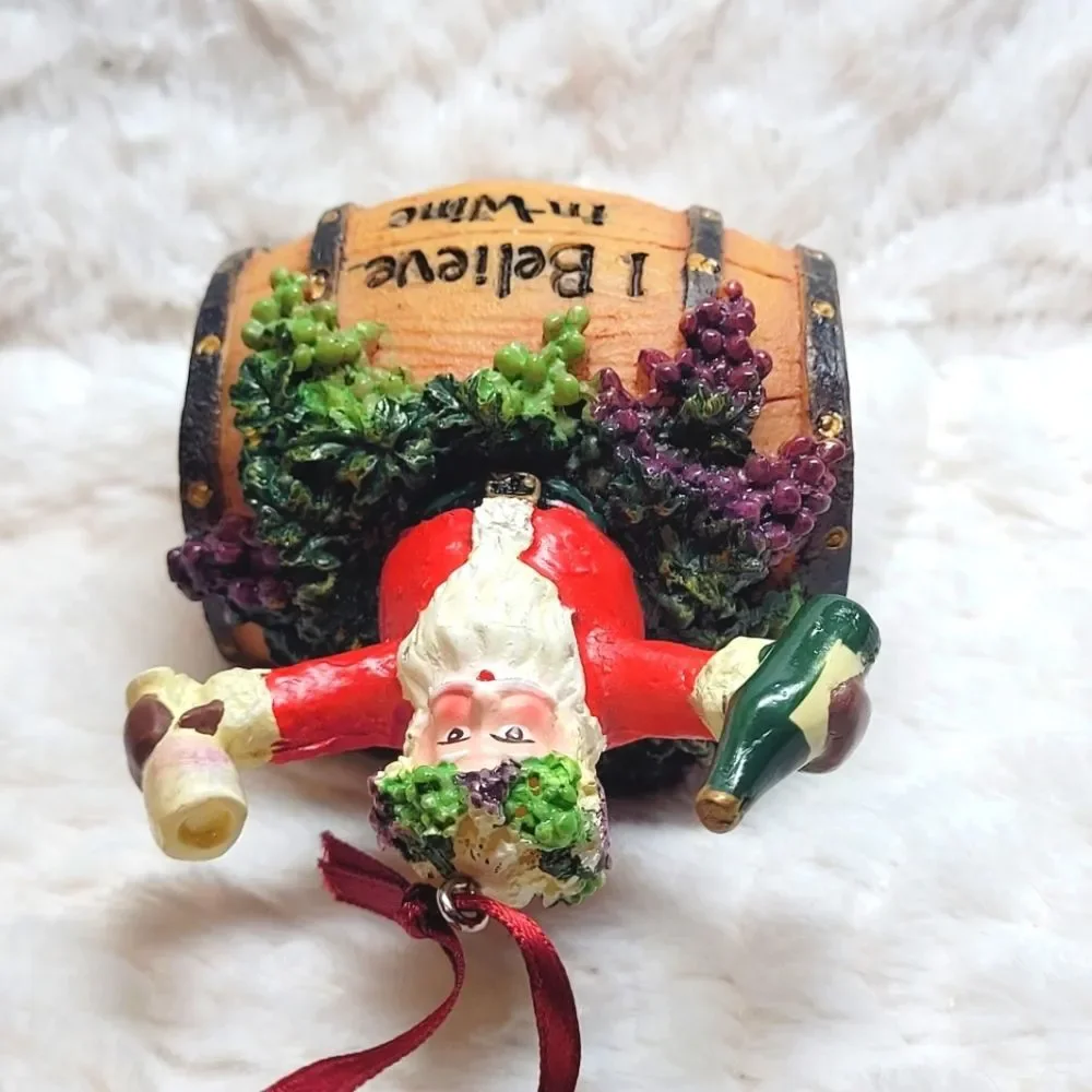 Kurt Adler I Believe in Wine Ornament Santa Claus Sitting on Barrel D0810 New